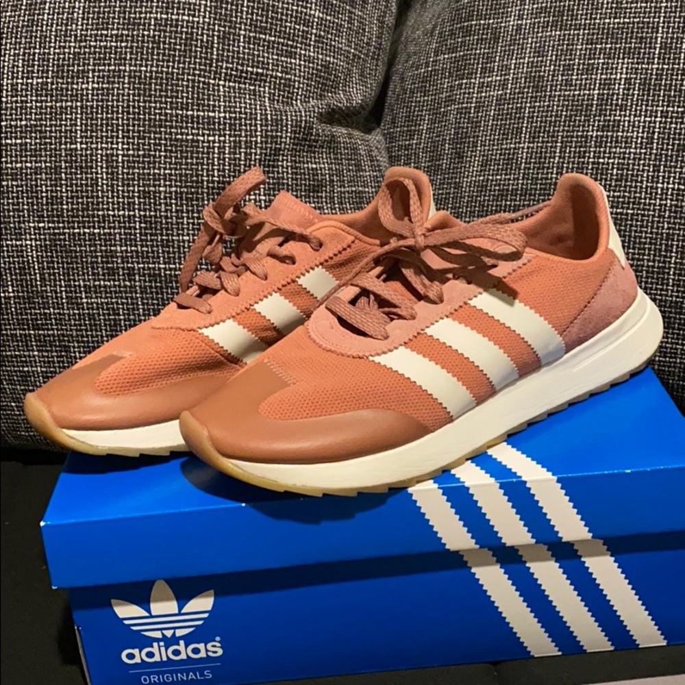 Adidas Women’s sneaker